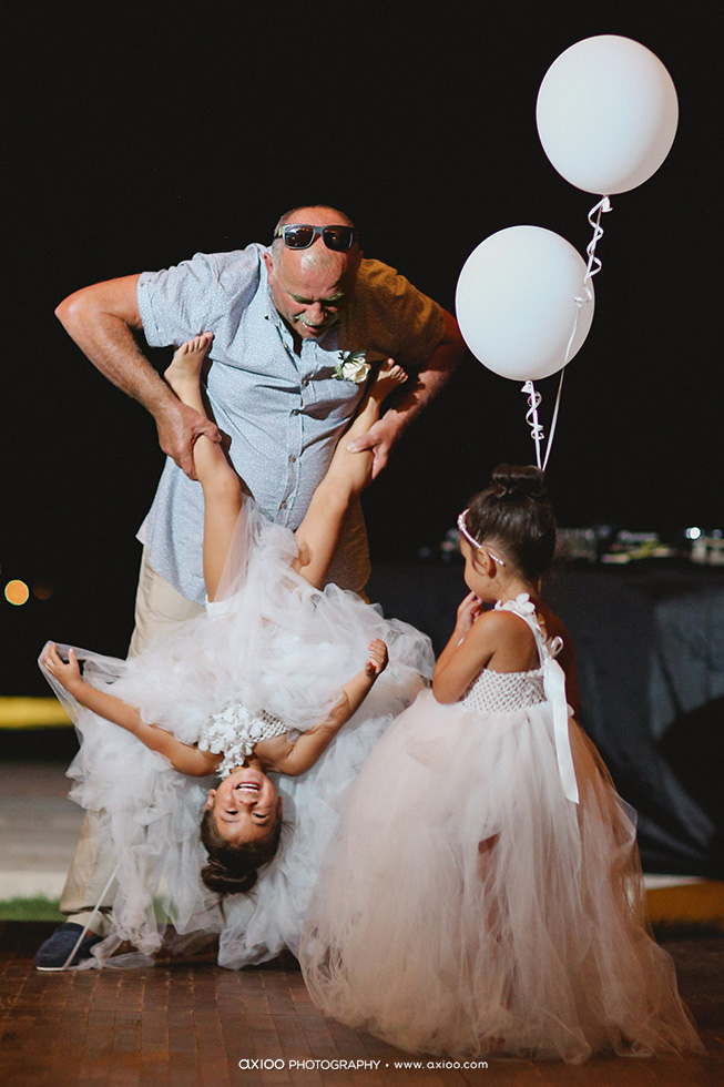 Axioo: That Sunshiny Retro Vibe